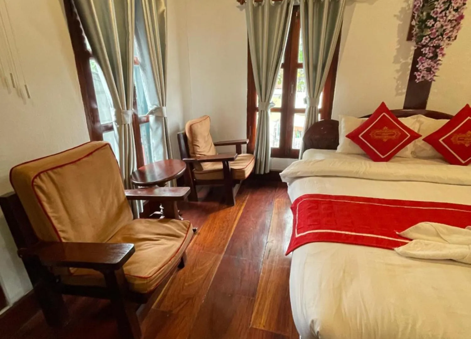 Luang Prabang - Villa Ouis Namkhan Riverside 2 3*, Luang Prabang